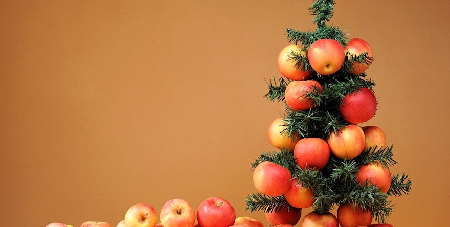 apples-on-a-christmas-tree