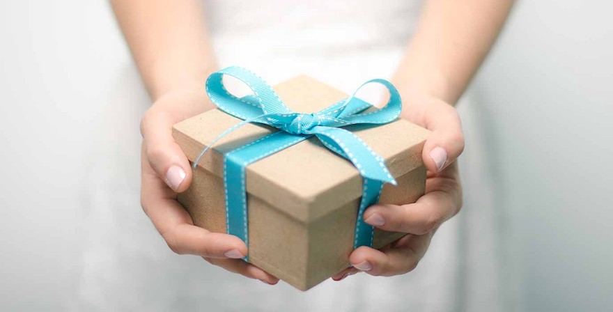 giving-someone-a-gift